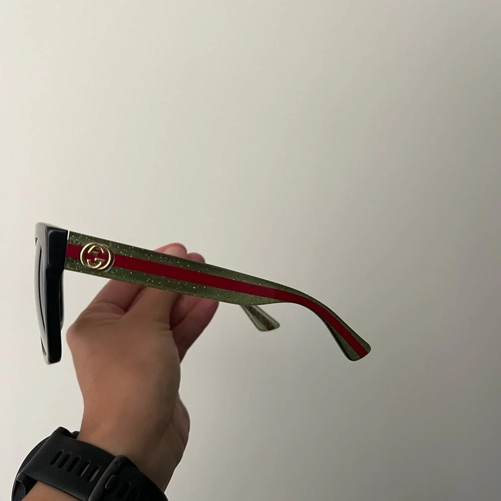 Gucci Black Sunglasses with Gold and Red Details - Picture 3 of 3